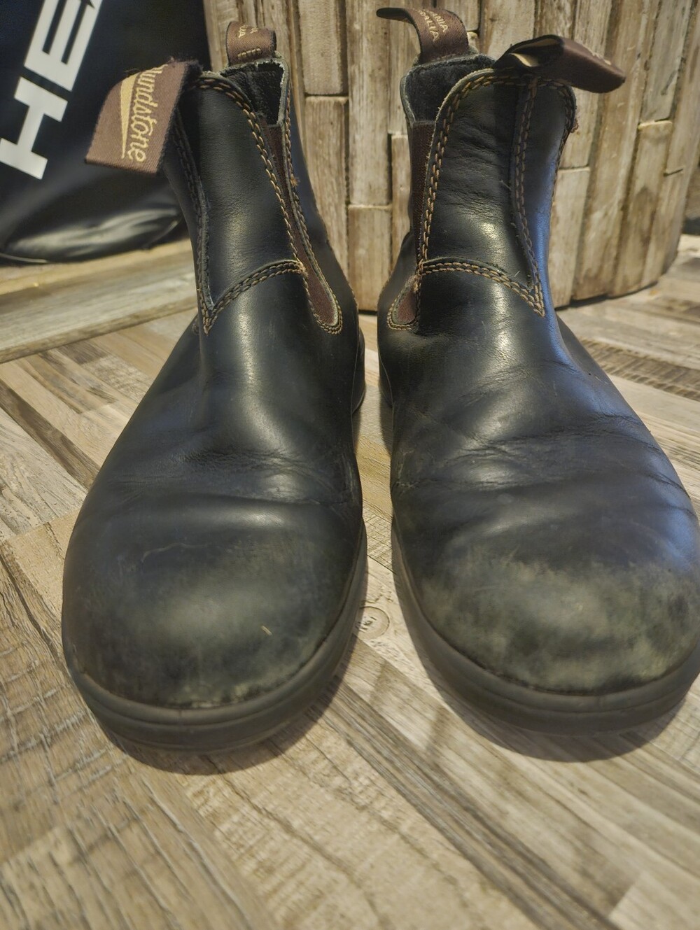 Black Blundstone Chelsea Boots. US W8/M6